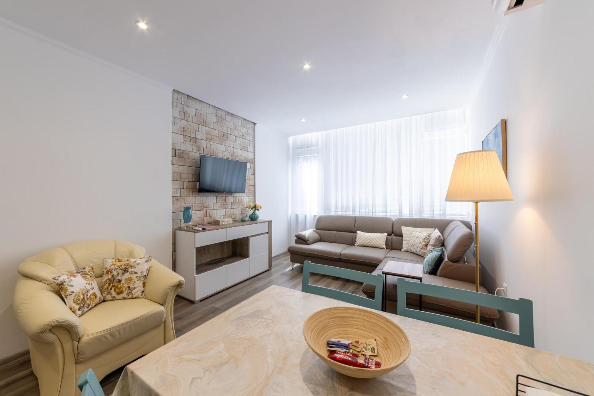 E-Home Apartments ヴァルナ エクステリア 写真